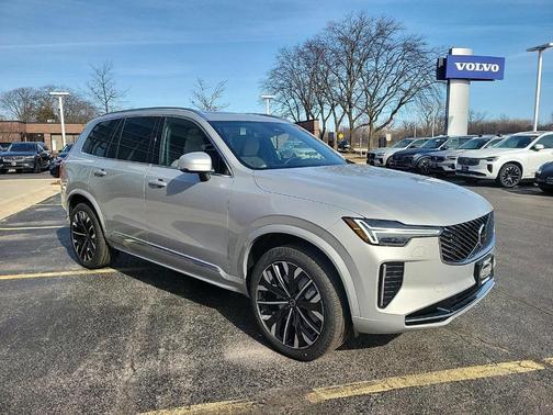 2025 Volvo XC90 B6 Core