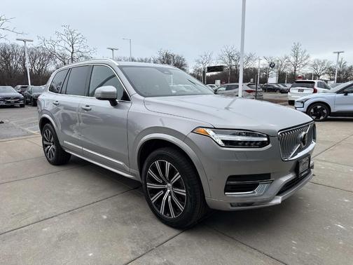 2024 Volvo XC90 B6 Plus Bright Theme 7-Seater