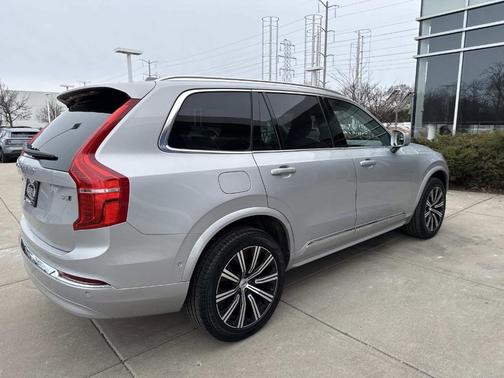 2024 Volvo XC90 B6 Plus Bright Theme 7-Seater