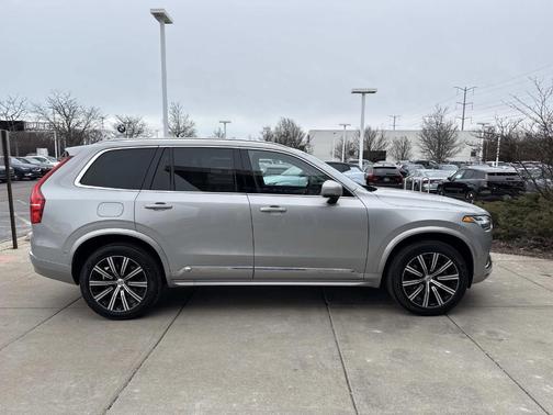 2024 Volvo XC90 B6 Plus Bright Theme 7-Seater