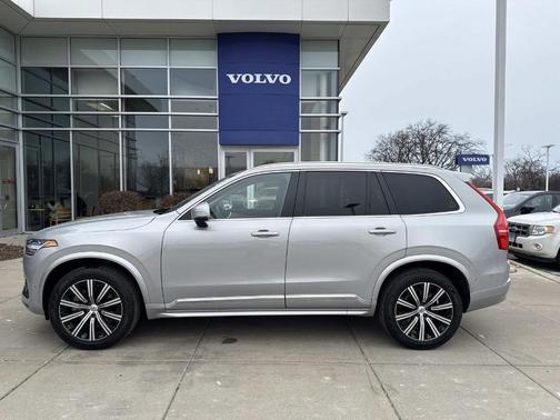 2024 Volvo XC90 B6 Plus Bright Theme 7-Seater