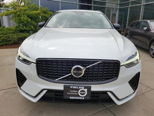 2024 Volvo XC60 Recharge Plug-In Hybrid T8 Plus Dark Theme