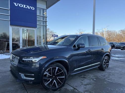 2024 Volvo XC90 B6 Plus Bright Theme 7-Seater