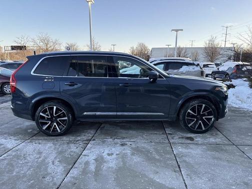 2024 Volvo XC90 B6 Plus Bright Theme 7-Seater