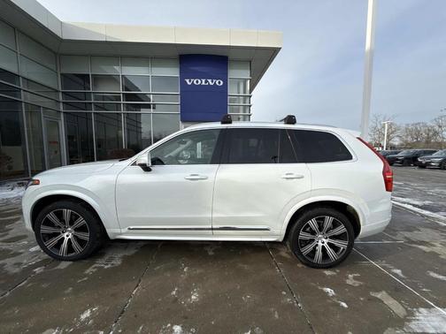 2023 Volvo XC90 B6 Ultimate 6-Seater