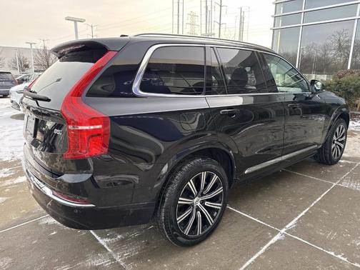 2024 Volvo XC90 B5 Plus Bright Theme