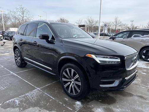 2024 Volvo XC90 B5 Plus Bright Theme