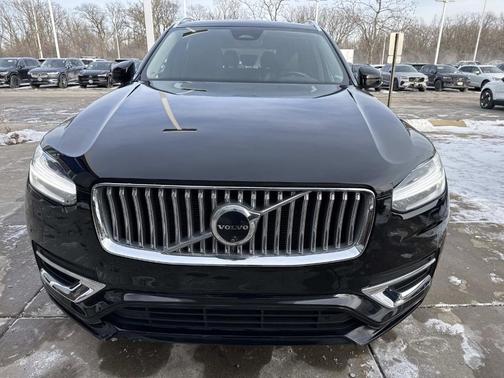 2024 Volvo XC90 B5 Plus Bright Theme