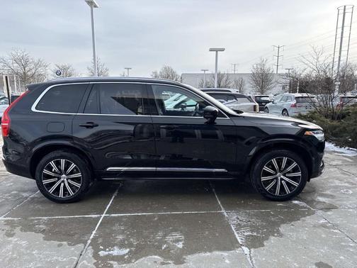 2024 Volvo XC90 B5 Plus Bright Theme