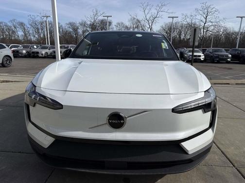 Crystal White 2026 Volvo EX30 Twin Motor Ultra