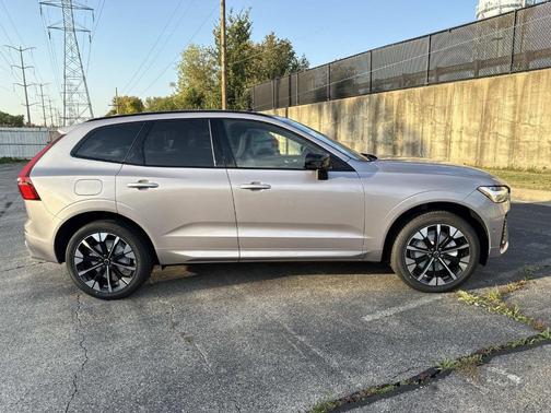 2026 Volvo XC60 B5 Plus