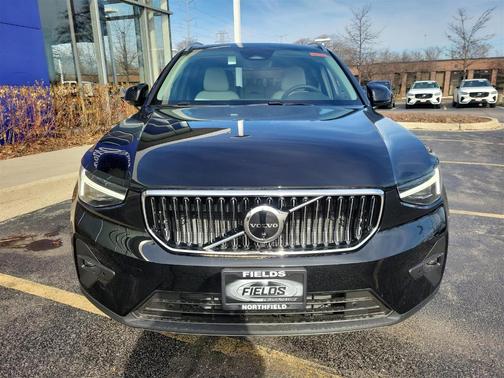 2025 Volvo XC40 B5 Plus Bright Theme