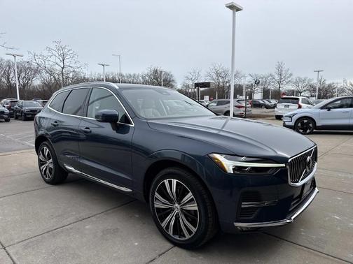 2023 Volvo XC60 B5 Plus Bright Theme