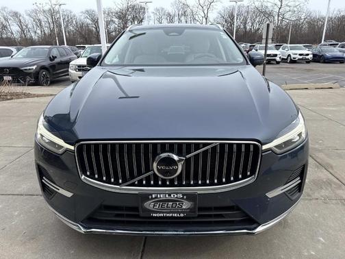 2023 Volvo XC60 B5 Plus Bright Theme