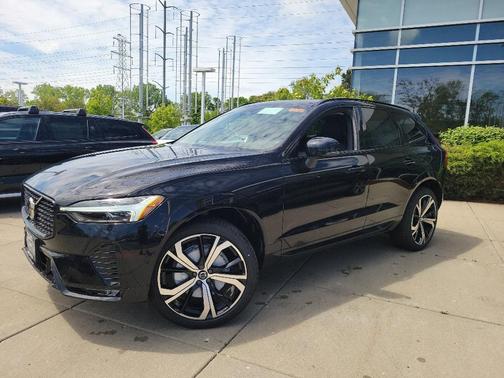 2025 Volvo XC60 B5 Ultra