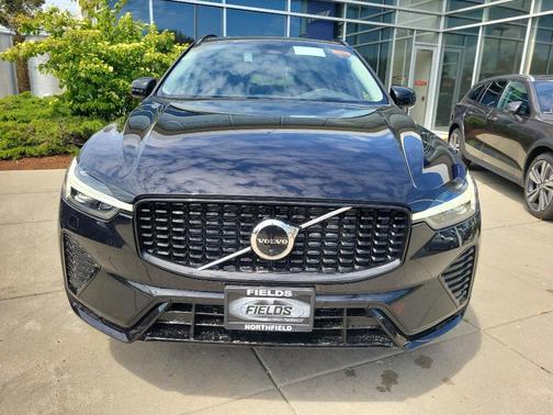 2025 Volvo XC60 B5 Ultra