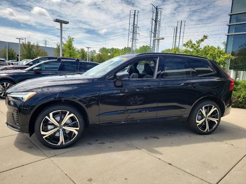 2025 Volvo XC60 B5 Ultra