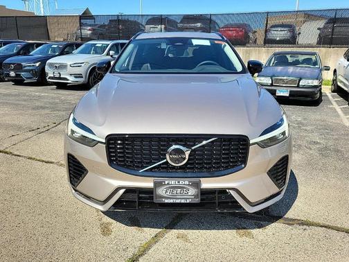 2025 Volvo XC60 Plug-In Hybrid T8 Plus