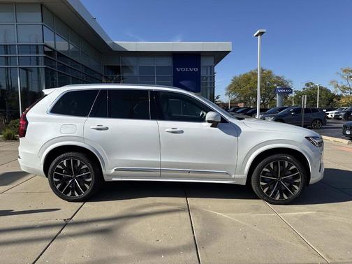 2026 Volvo XC90 B6 Plus 7-Seater