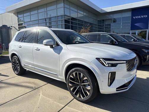 2026 Volvo XC90 B6 Plus 7-Seater