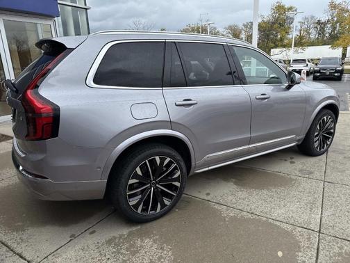 2026 Volvo XC90 B5 Plus 7-Seater