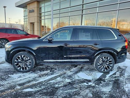 2025 Volvo XC90 B6 Ultra