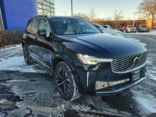 2025 Volvo XC90 B6 Ultra
