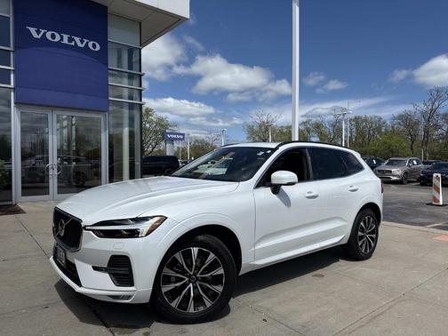 Crystal White 2023 Volvo XC60 B5 Core