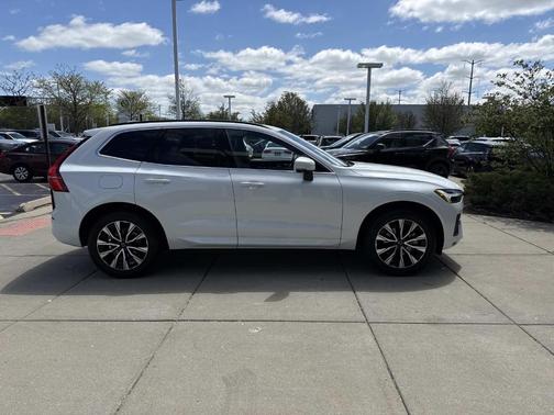 Crystal White 2023 Volvo XC60 B5 Core