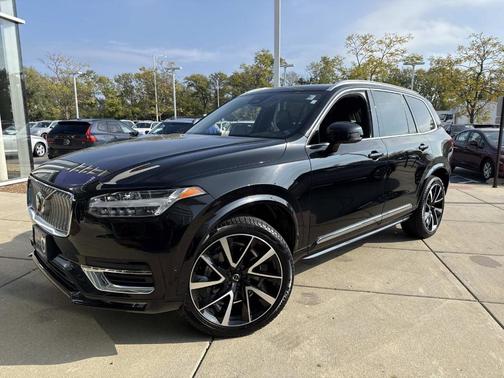 2024 Volvo XC90 B6 Plus Bright Theme 7-Seater