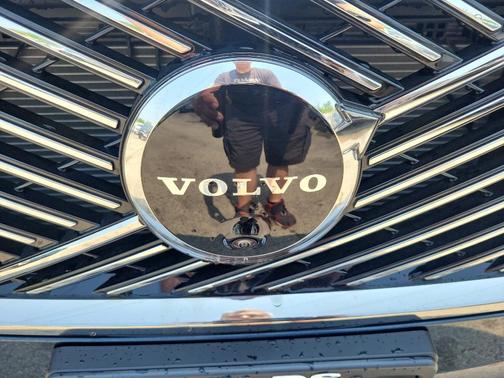 2025 Volvo XC90 B5 Plus 7-Seater