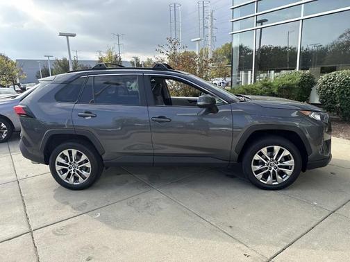 2020 Toyota RAV4 XLE Premium