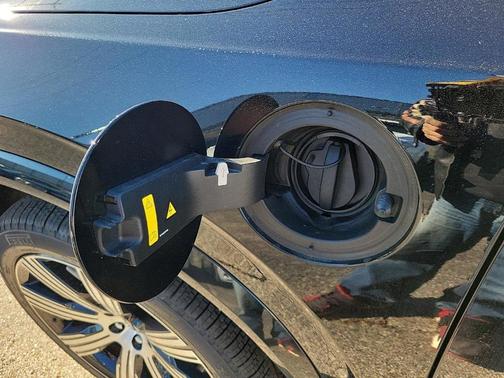 2025 Volvo XC90 Plug-In Hybrid T8 Ultra 6-Seater