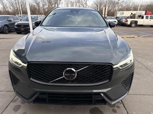 2026 Volvo XC60 B5 Ultra