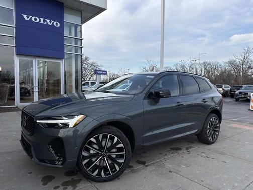 2026 Volvo XC60 B5 Ultra