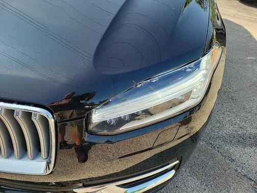 2025 Volvo XC90 B6 Plus 7-Seater