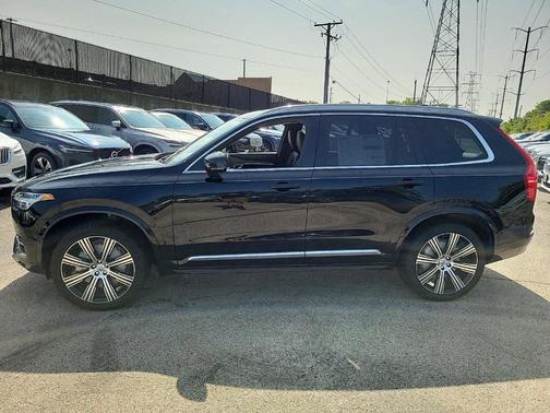 2025 Volvo XC90 B6 Plus 7-Seater