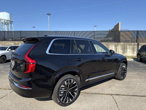 2026 Volvo XC90 B6 Ultra 7-Seater