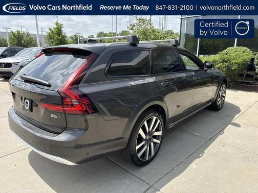 Platinum Gray Metallic 2025 Volvo V90 Cross Country B6 Ultra