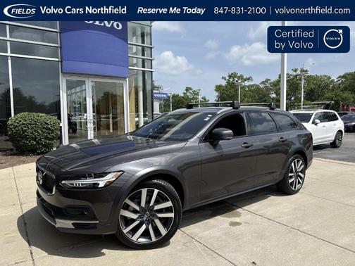 Platinum Gray Metallic 2025 Volvo V90 Cross Country B6 Ultra