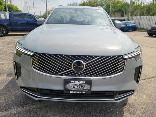 2025 Volvo XC90 B5 Core