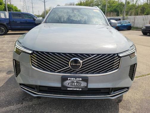 2025 Volvo XC90 B5 Core