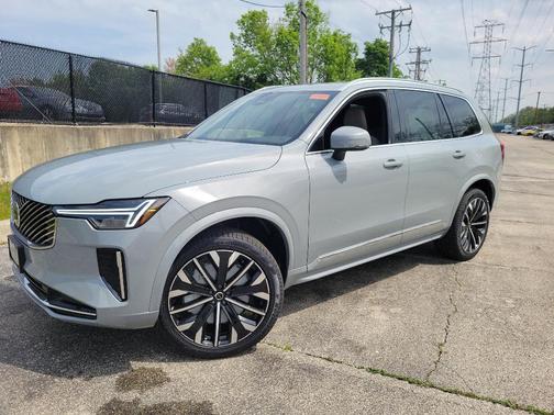 2025 Volvo XC90 B5 Core