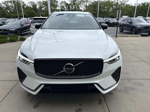 Crystal White 2026 Volvo XC60 B5 Plus