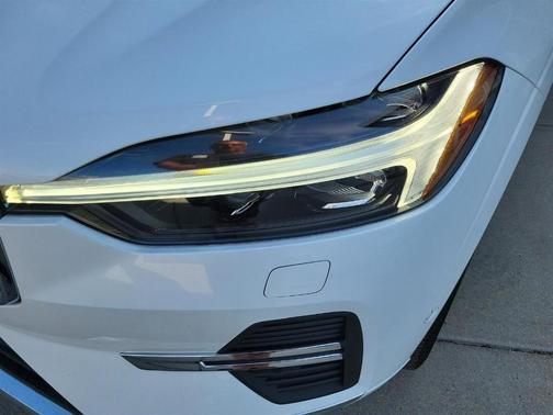2023 Volvo XC60 Recharge Plug-In Hybrid T8 Plus Bright Theme