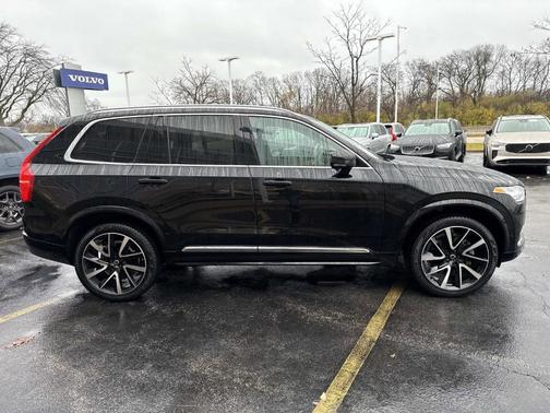 2024 Volvo XC90 B6 Plus Bright Theme 6-Seater