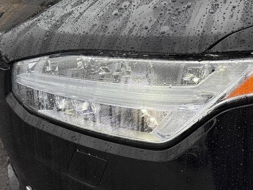 2024 Volvo XC90 B6 Plus Bright Theme 6-Seater