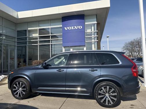 2024 Volvo XC90 B5 Plus Bright Theme