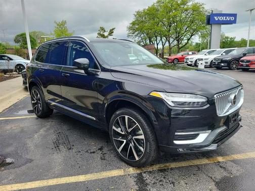 2025 Volvo XC90 B6 Plus 7-Seater