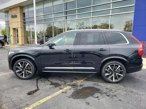 2025 Volvo XC90 B6 Plus 7-Seater